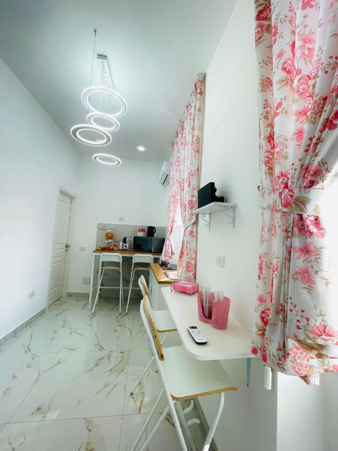 مبيت وإفطار نابولي Virgy House المظهر الخارجي الصورة