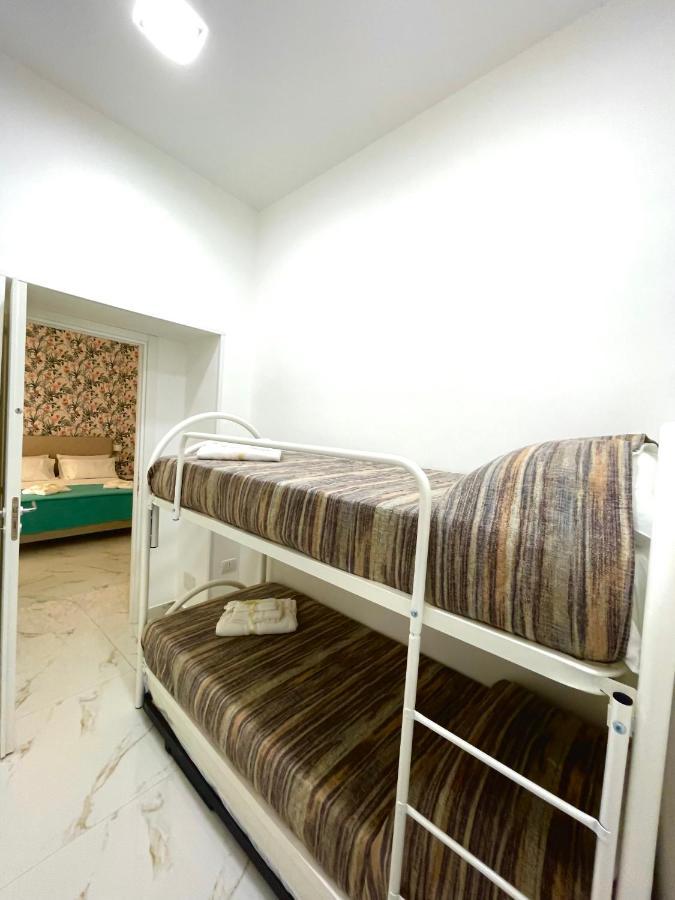 مبيت وإفطار نابولي Virgy House المظهر الخارجي الصورة